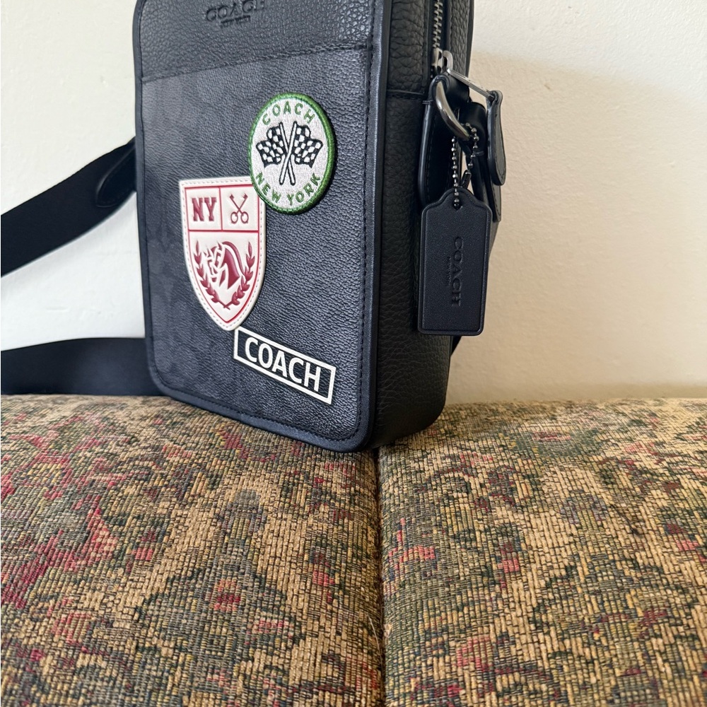 Sullivan Crossbody bag - Picture 2 of 3